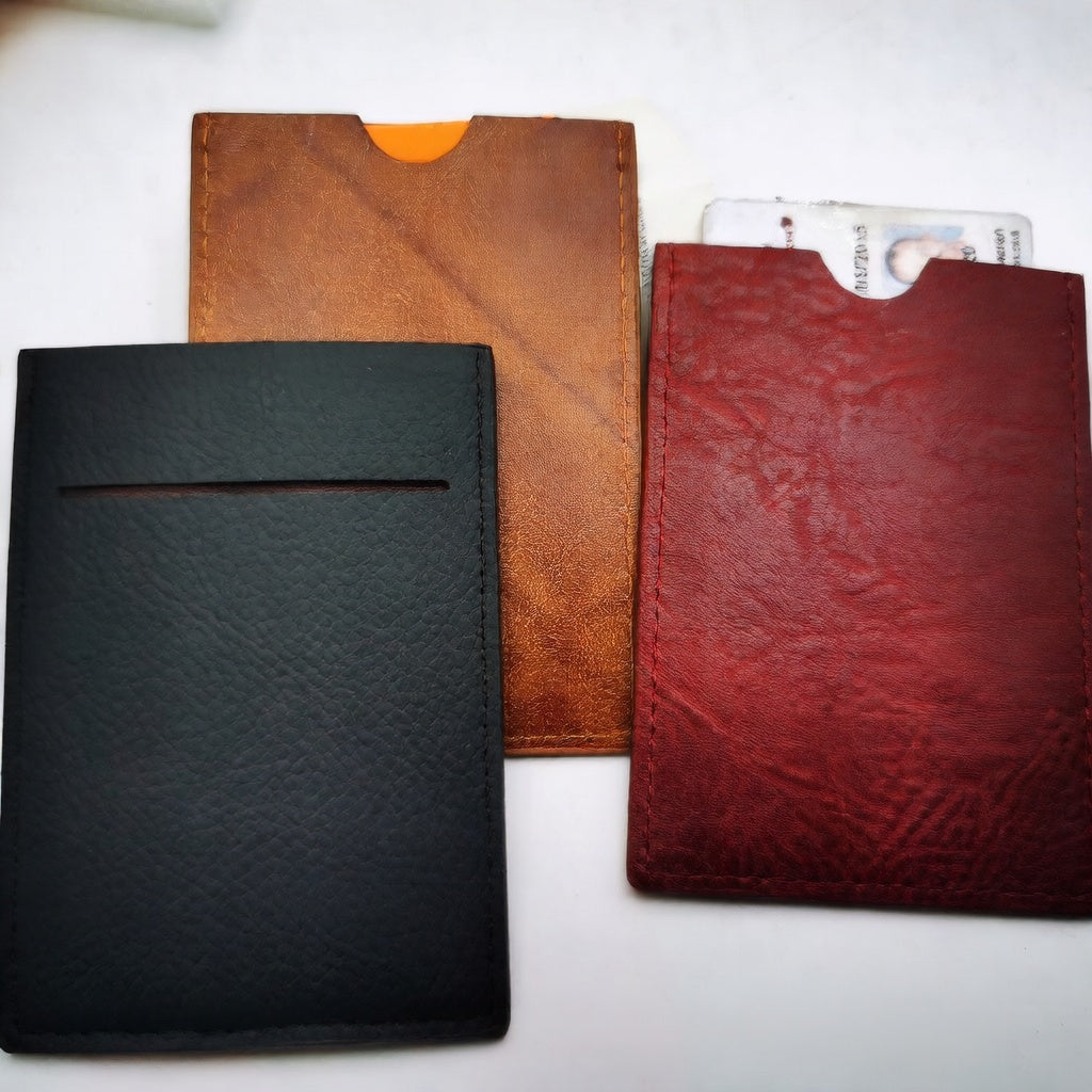 Classic short multi-slot wallet