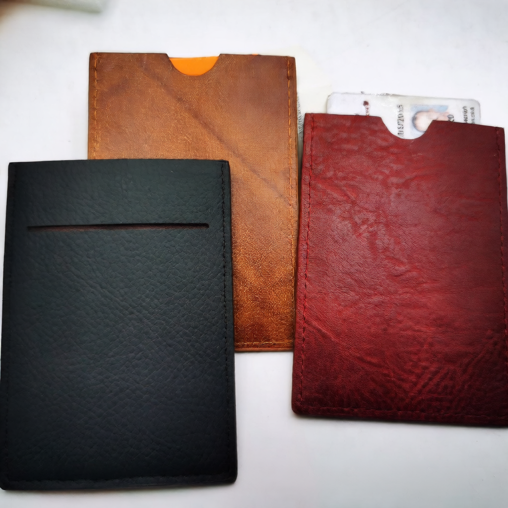 Classic short multi-slot wallet